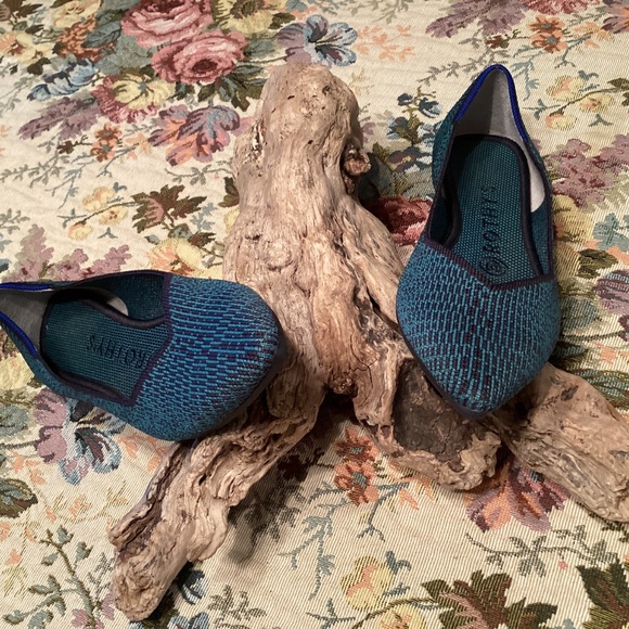 Retired Rothys Teal Python Point Flats Size 6.5 EUC - Picture 3 of 7